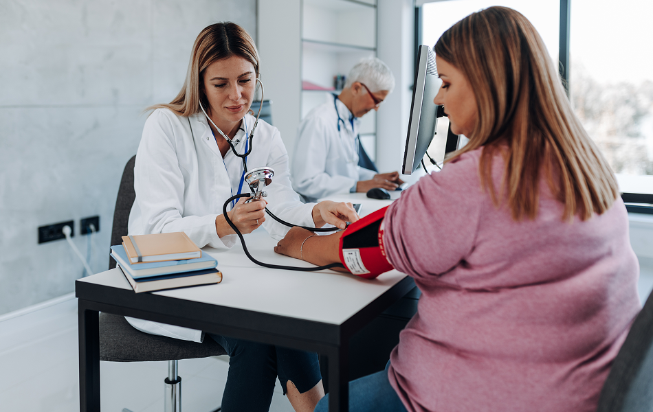 Die Adipositas-Diagnose beginnt bei Hausärztinnen und Hausärzten. 